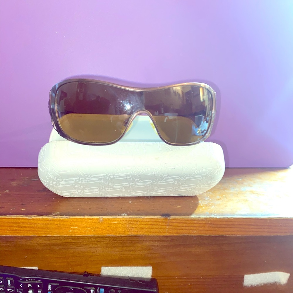 Oakley Liv